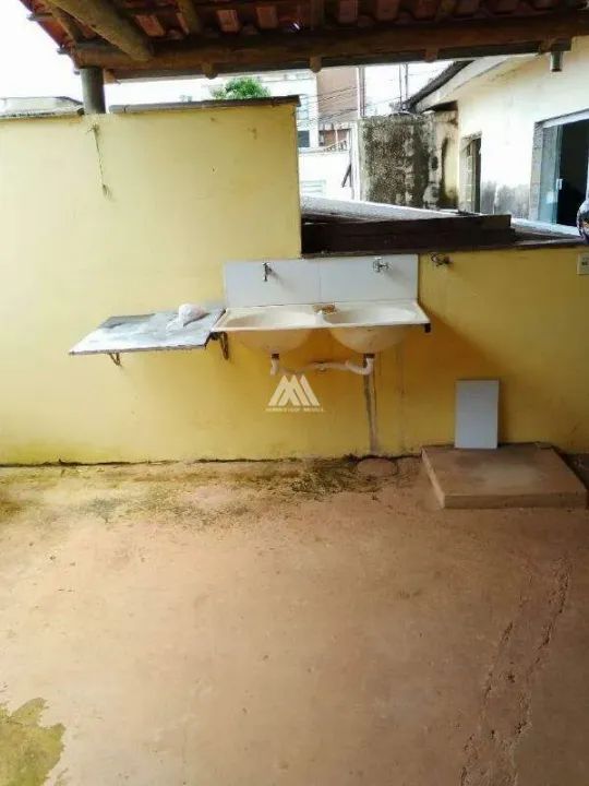 Alugo casa em Itaúna em bairro com excelente localização! - Foto 4