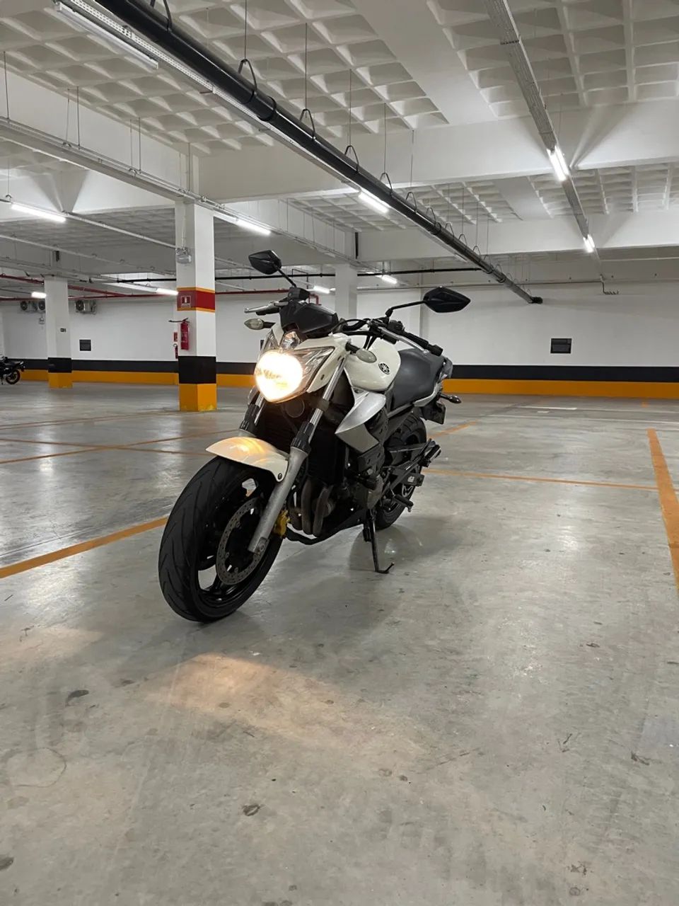 YAMAHA  XJ6- 2010 - Foto 2