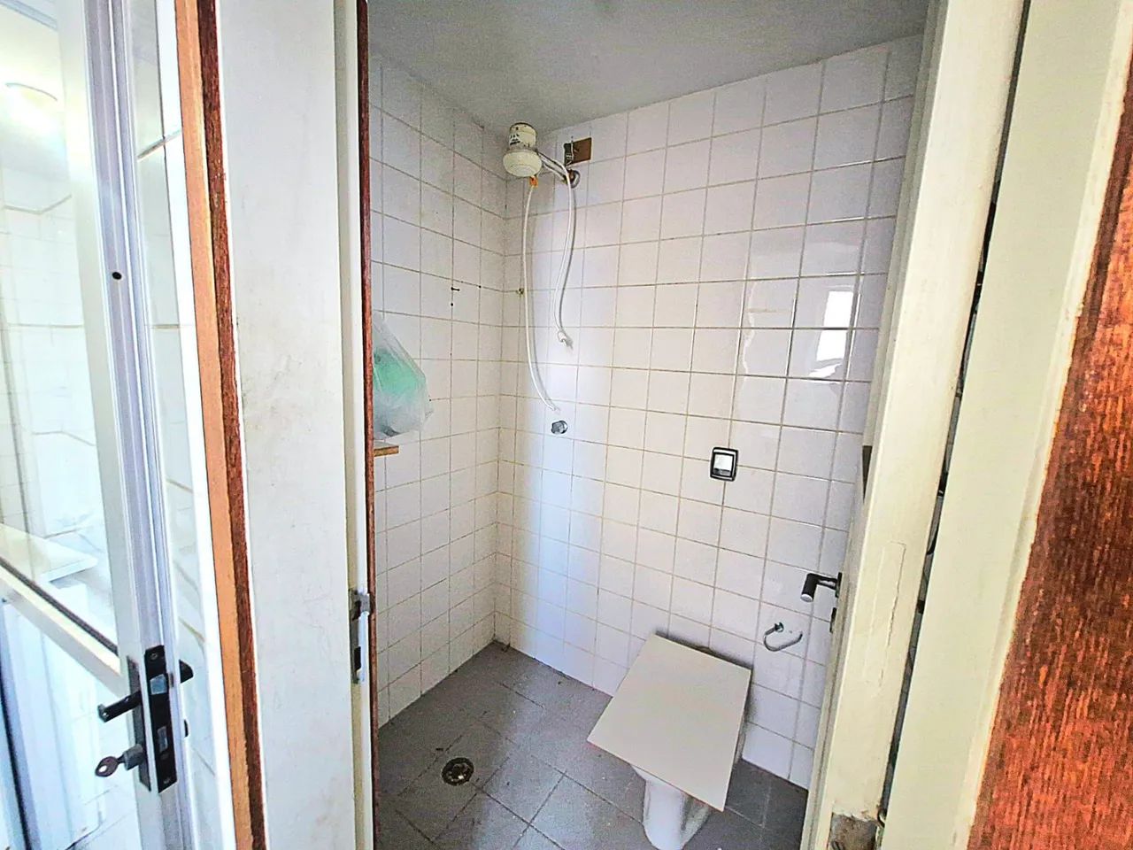 Apto 2 quartos com dependência completa - Foto 5