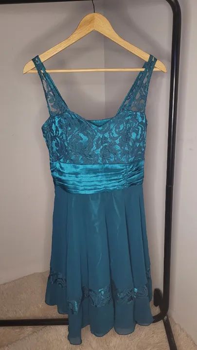 Vestido de festa curto verde com echarpe - tamanho M - Foto 3