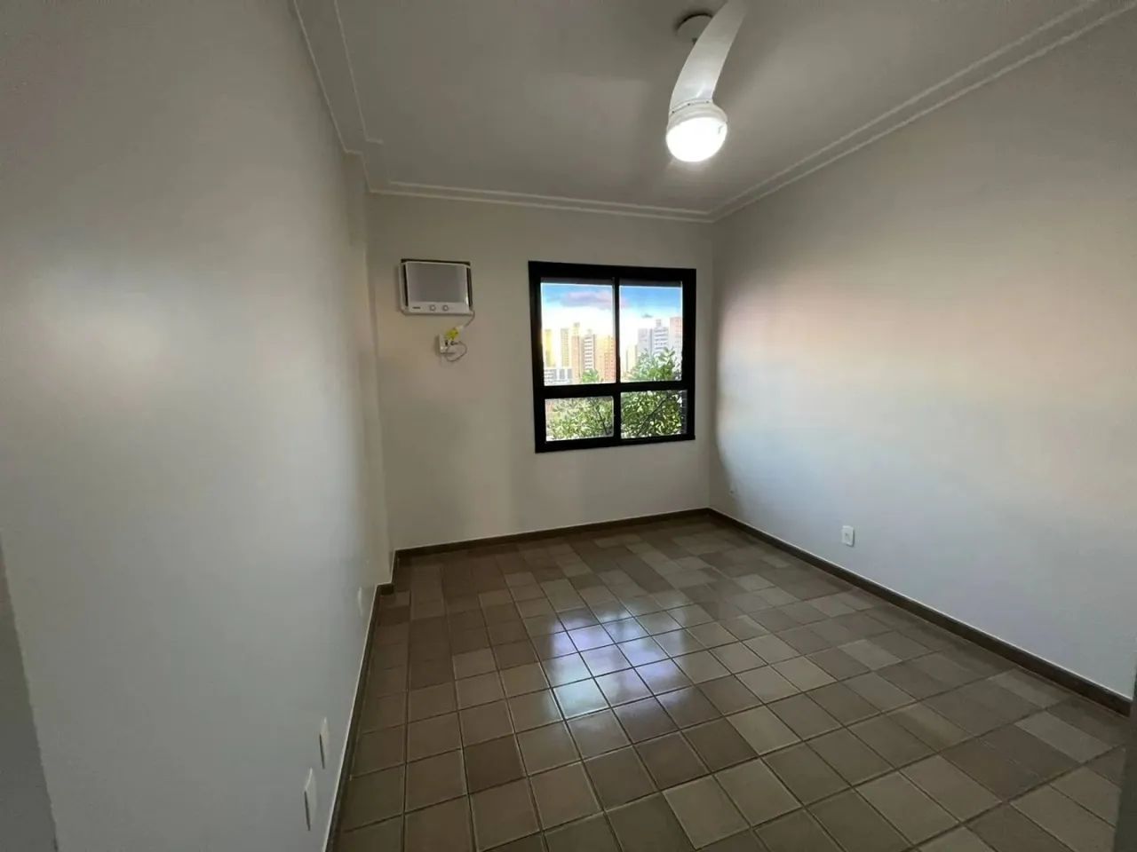 Apartamento Padrão no Condomínio Residencial Oscar Niemeyer   ,4 quartos ,4 banheiros ,2 v - Foto 4