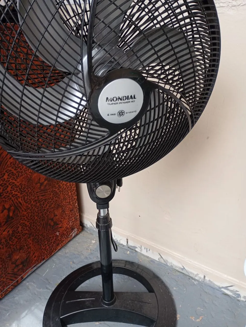 Ventilador de Coluna Mondial