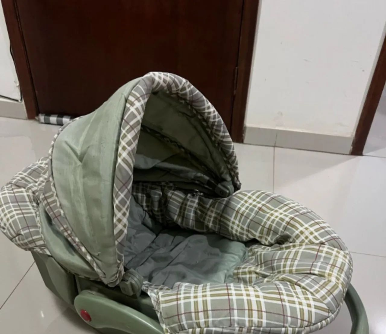  Vendo  bebê conforto! - Foto 2