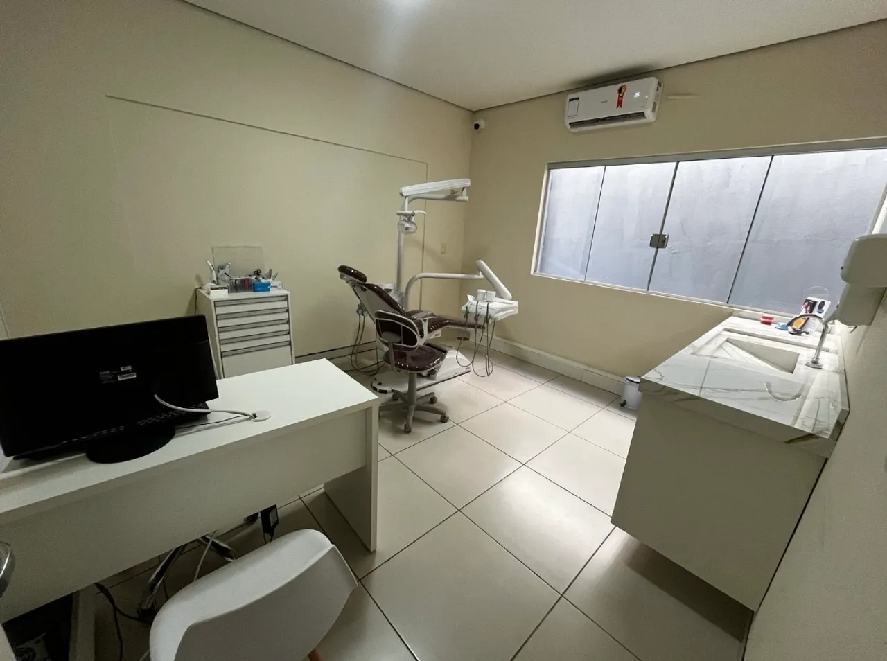 Vende-se Clínica Odontológica
