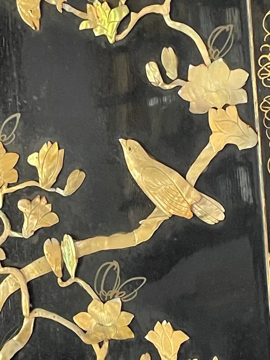 Quadro chinês antigo na Laka feito de madre-perola