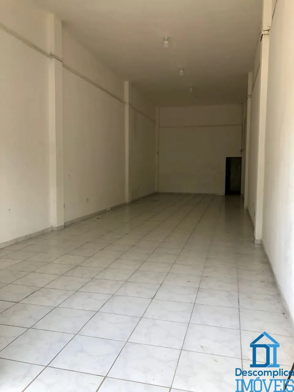 Ponto/Sala comercial com 100 m² em Piedade!