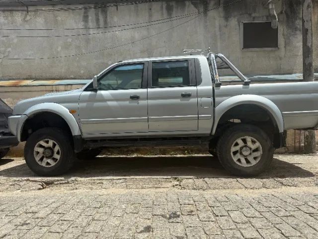 Mitsubishi L200 GLS 2.5 4X4 CD Diesel 2004