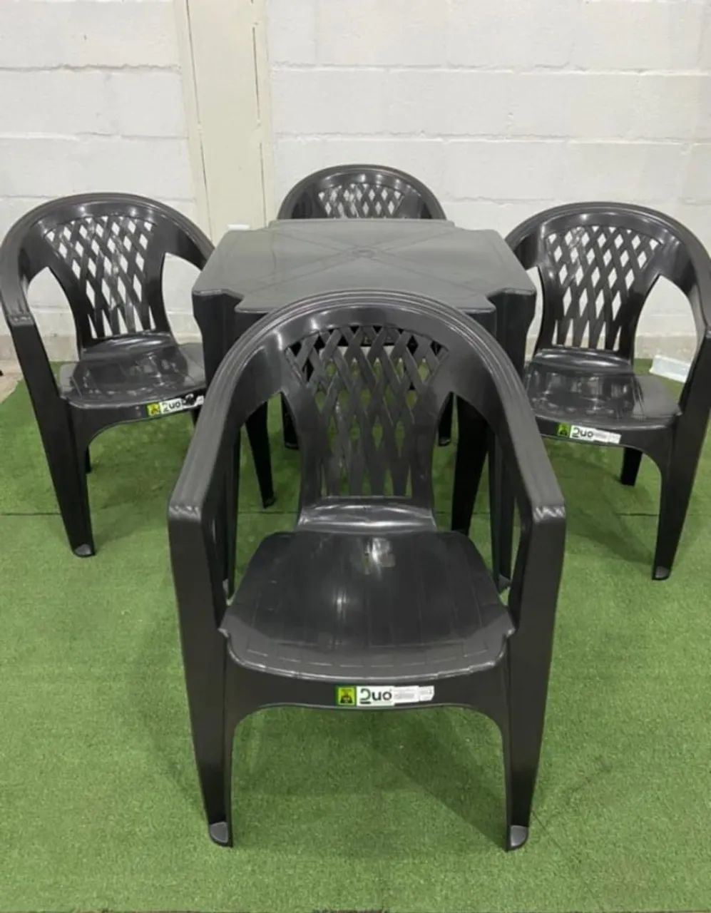 Jogo de mesa e cadeiras com braço - Foto 4