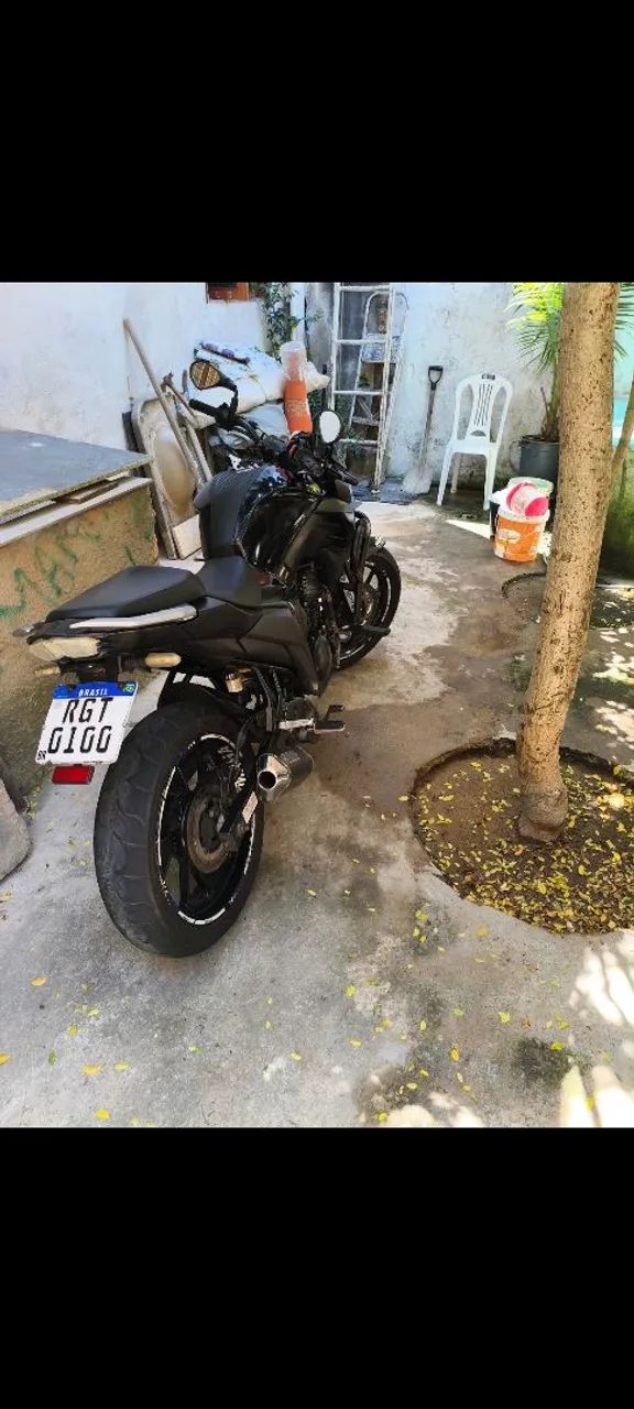Fz25 20/21 bem conservada 