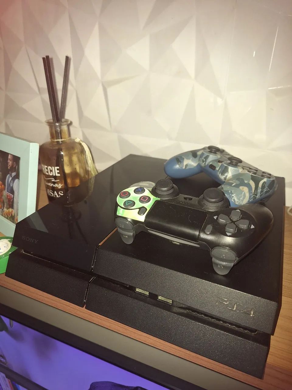 PlayStation 4.   71 9_9_2_3_2_5_3_0_1 - Foto 3