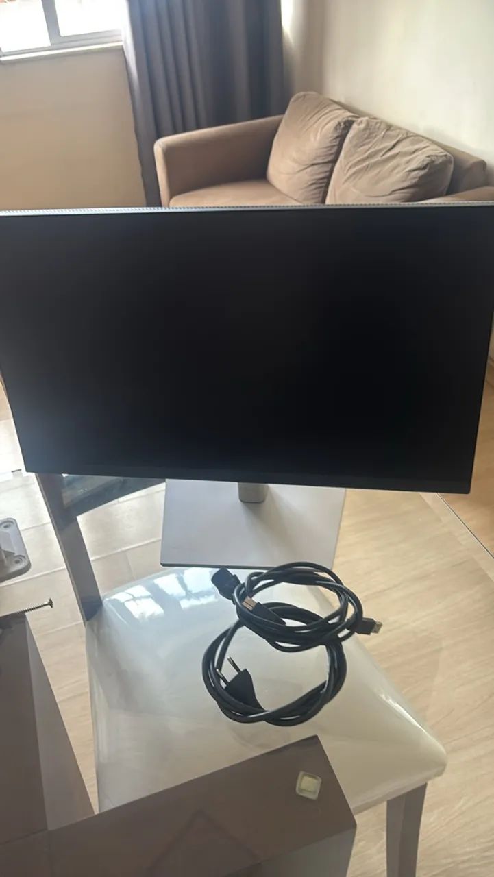Monitor Dell 24p full hd usbc 65w muito novo e funcionando normalmente  - Foto 3