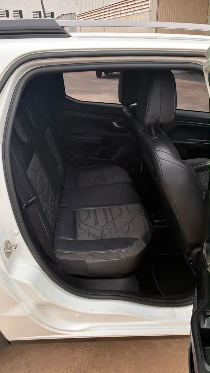 Fiat Strada Volcano 1.3 Flex 8V CD Aut. 2023 - Foto 4