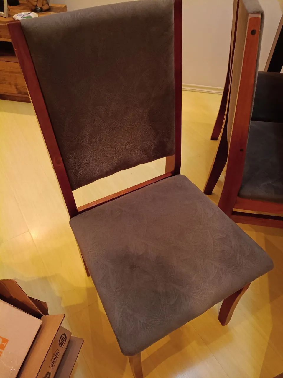 Vendo mesa de jantar 