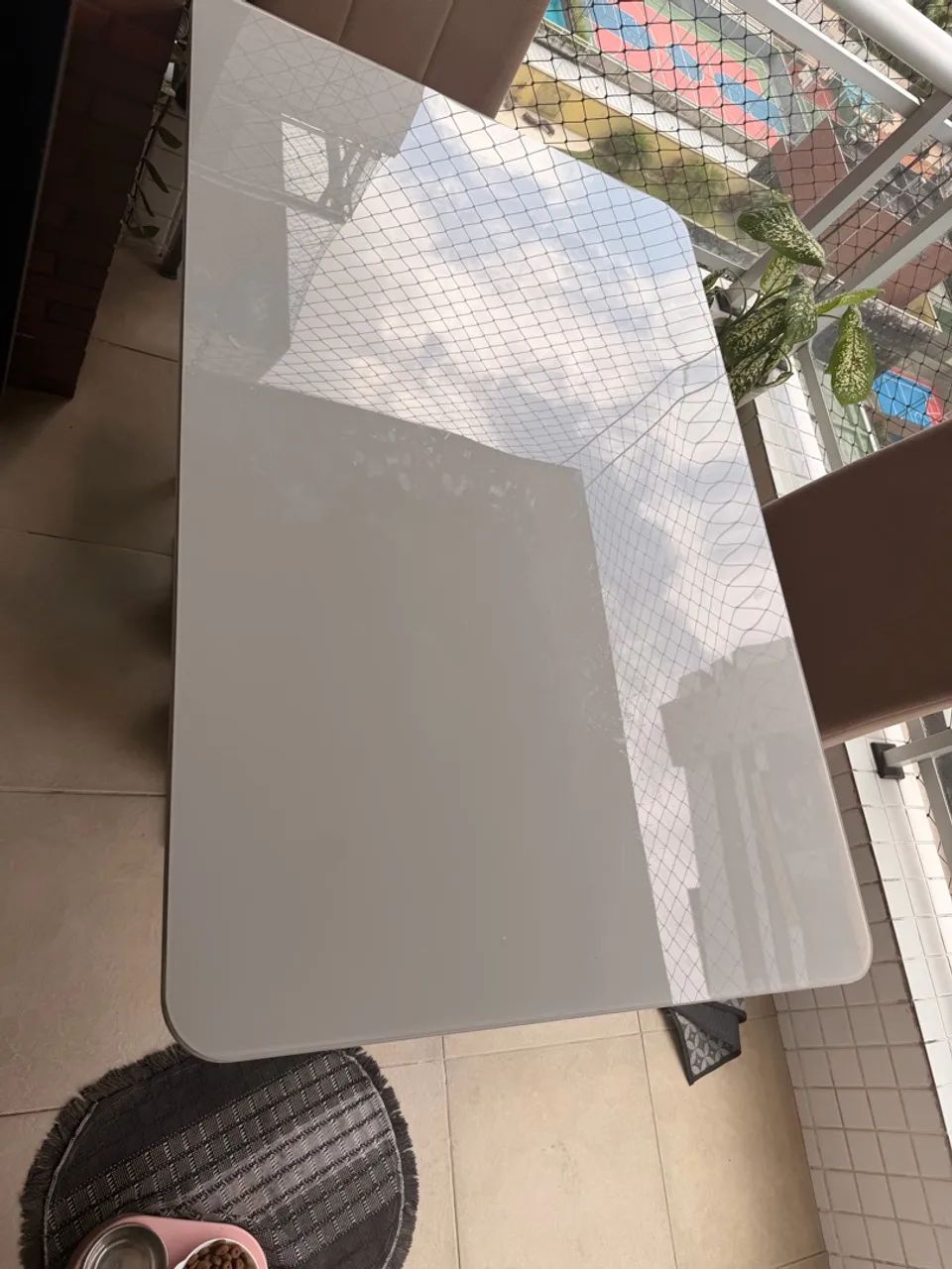 Vende-se mesa para 4 lugares 