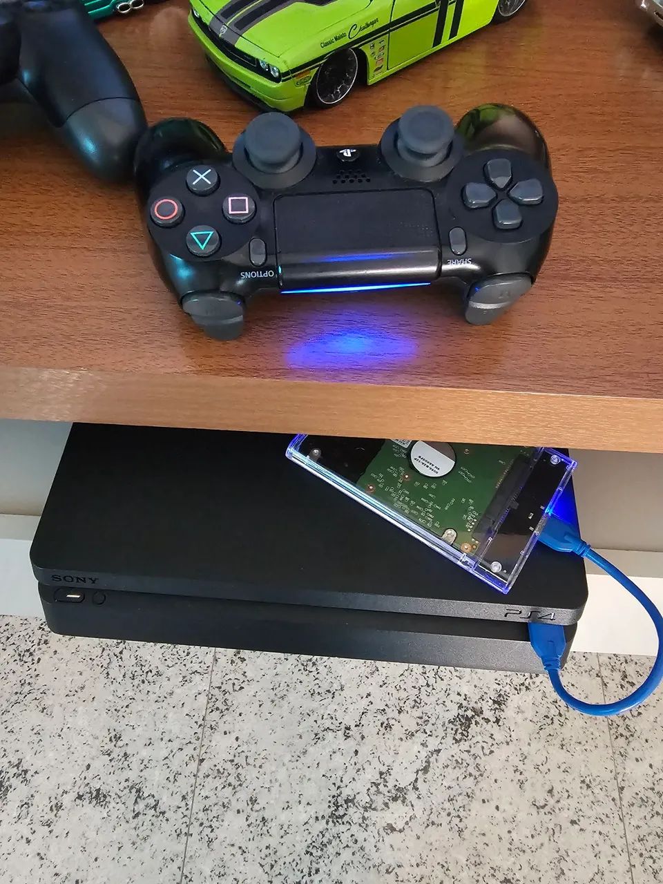 Ps4 slim 2 tera desbloquead 45 jgos 