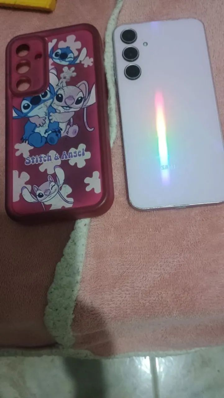 Celular Samsung  A 35 com capinha  - Foto 2