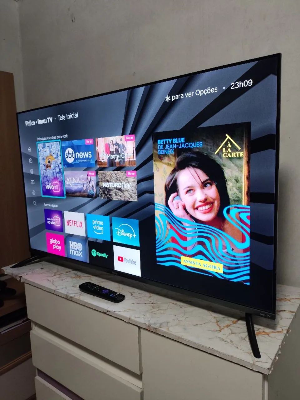 TV smart Roku 50 polegadas 4K com borda infinita zerada novinha  - Foto 3
