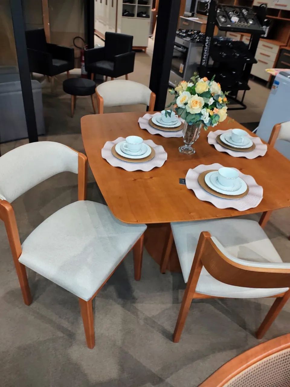 ? _*CONJUNTO DE MESA DUBAI 4 LUGARES*_  - Foto 3
