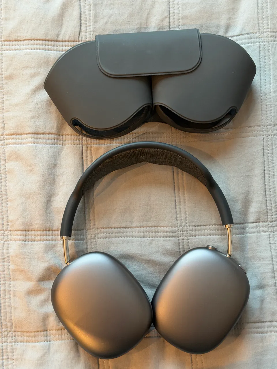 AirPods Max Apple - versão Lightning (1ª geração) - Usado com