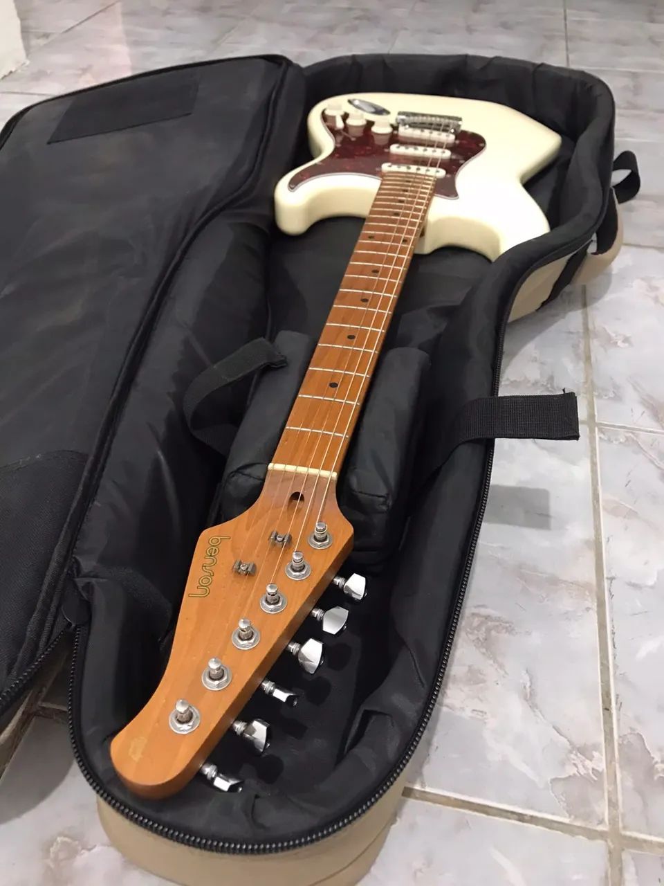 Guitarra Stratocaster Benson - Foto 2