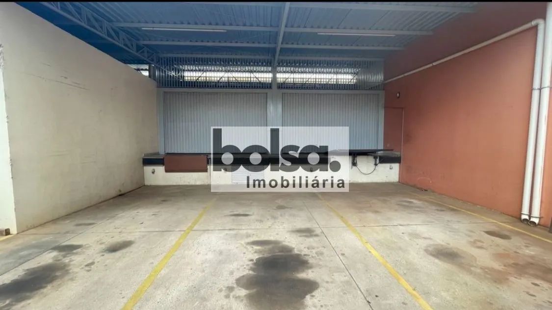 BARRACÃO COM 3 DOCA E 3 CÂMARAS REFRIGERADAS ! !