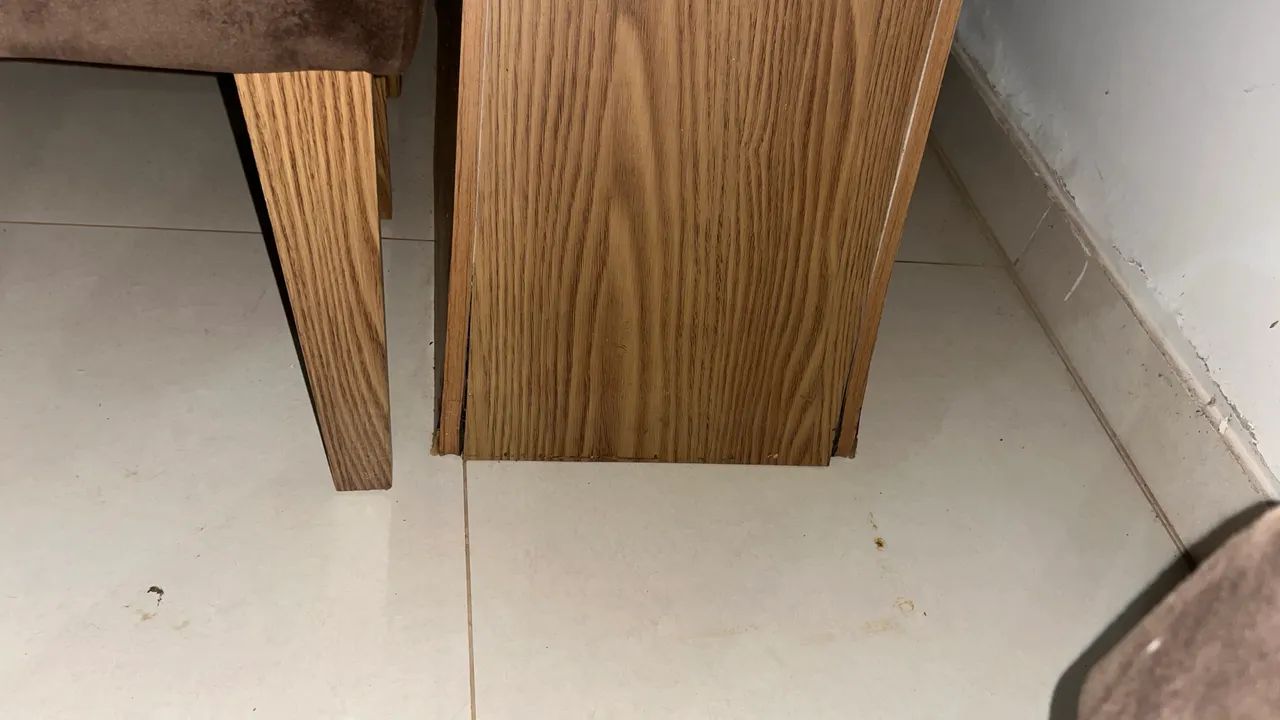 Vende- Mesa com 4 cadeiras  - Foto 2