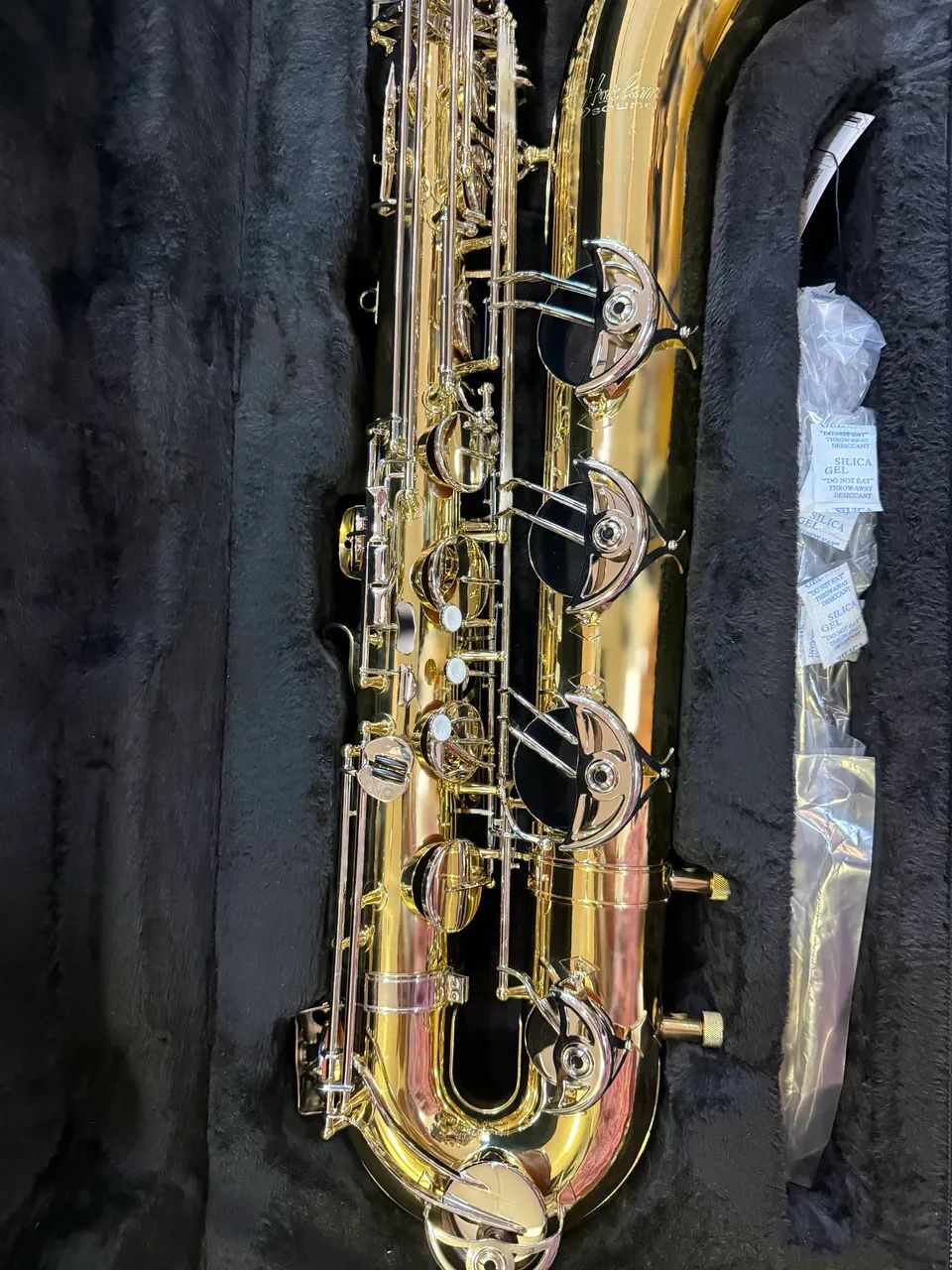 Sax Baritono Dourado com Prata Lab grave  - Foto 2