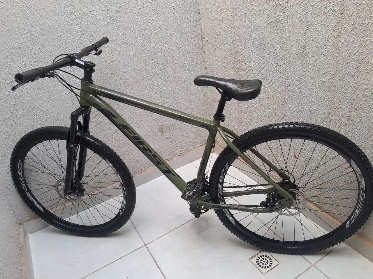 Bicicleta aro 29 com nota, tudo funcionando, NÃO TROCO, retirada em águas lindas  - Foto 4