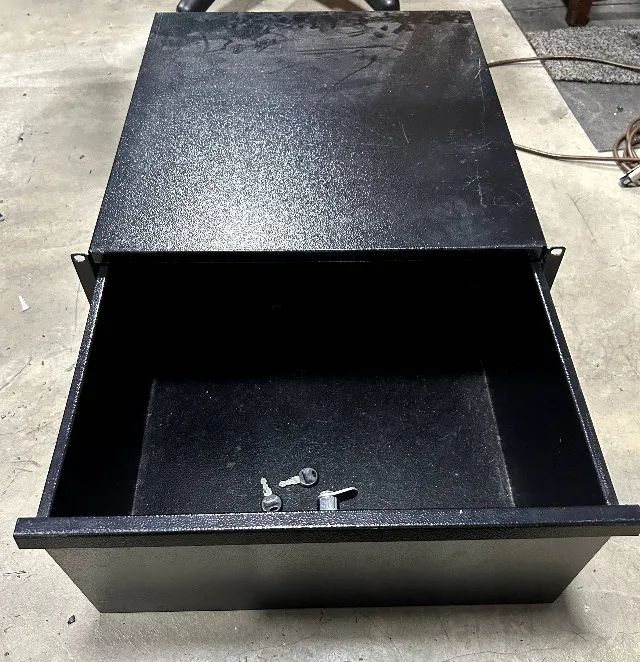 Gaveta para Rack 4U metálica com chave - Foto 2