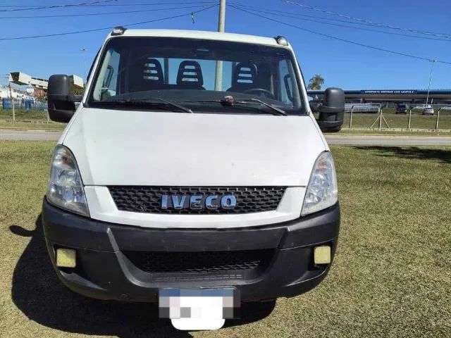 Iveco Daily 35s14 Plataforma 2013 - Foto 2