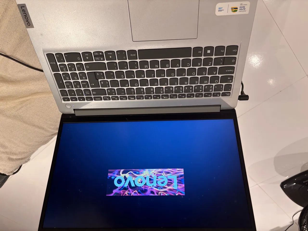 Lenovo Ideapad 1 15IGL7 - Foto 4