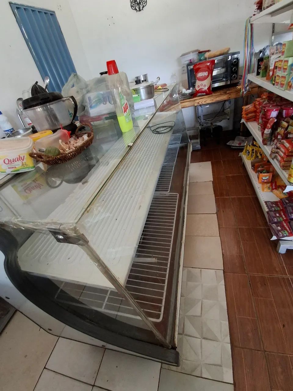 Vende se balcão refrigerado 2 porta bem conservado. - Foto 2