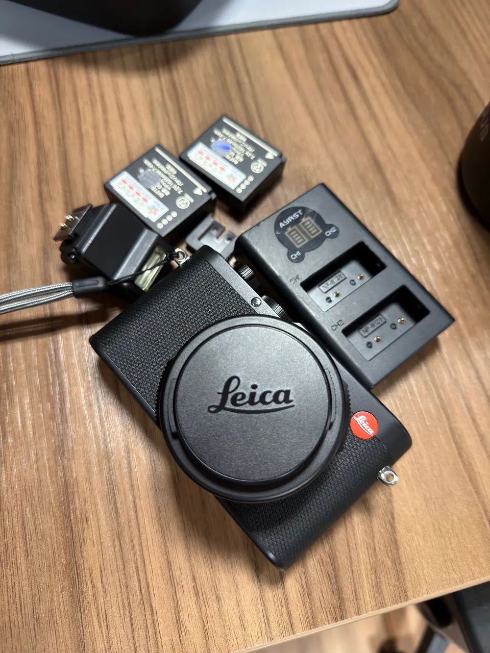 Câmera Leica D-Lux 8 - Estado de Nova | Completa
