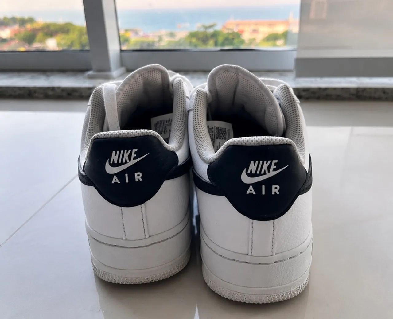 NIKE AIR FORCE 1 '07 BRANCO/PRETO ORIGINAL - Foto 2