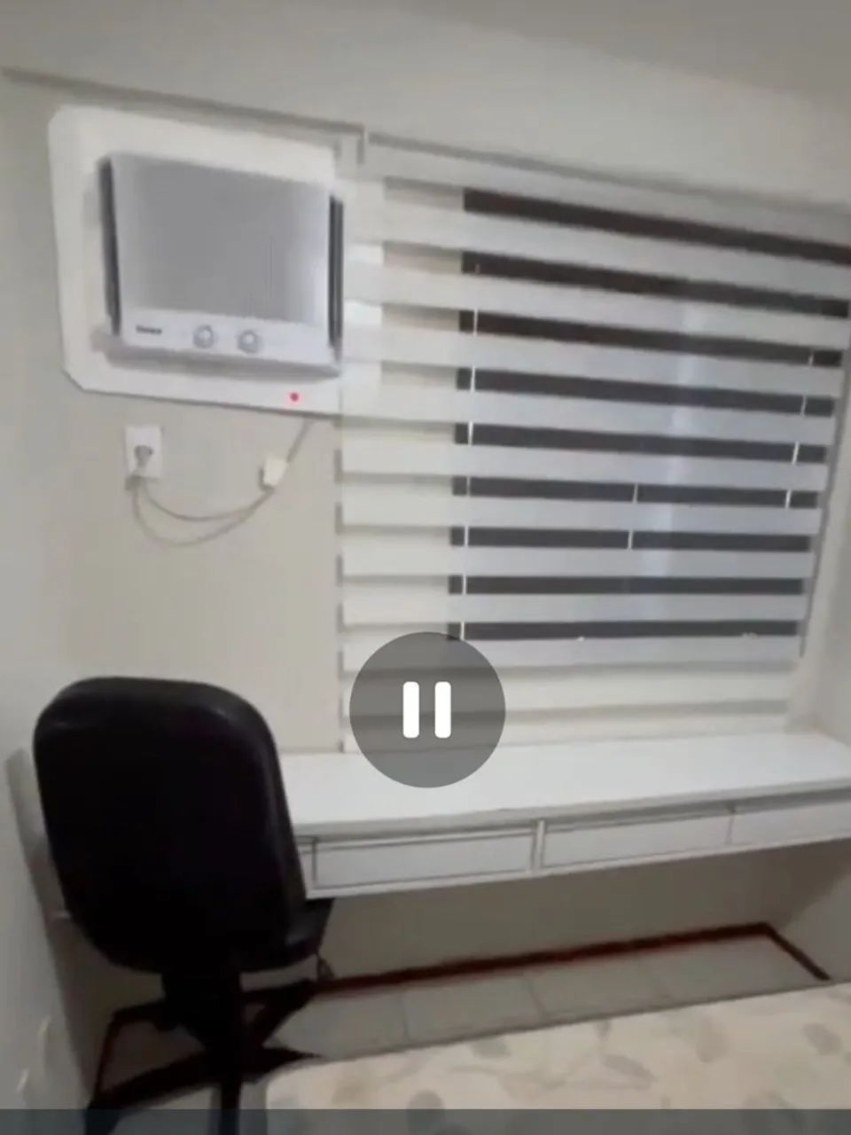 Bancadac Gavetas e cadeira rodas