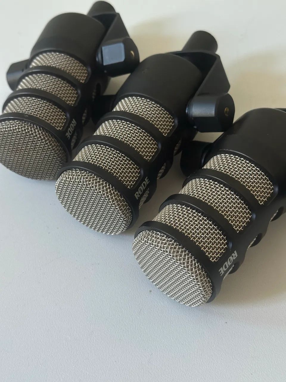 3 Microfones PodMic RODE451967723976140800