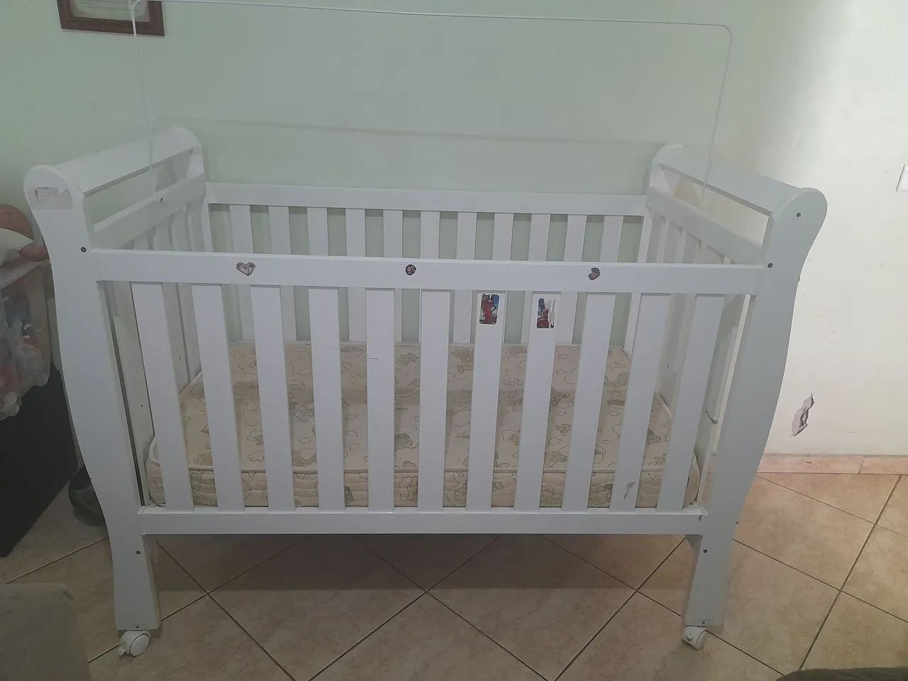Berço  de  bebê e um andador  - Foto 2