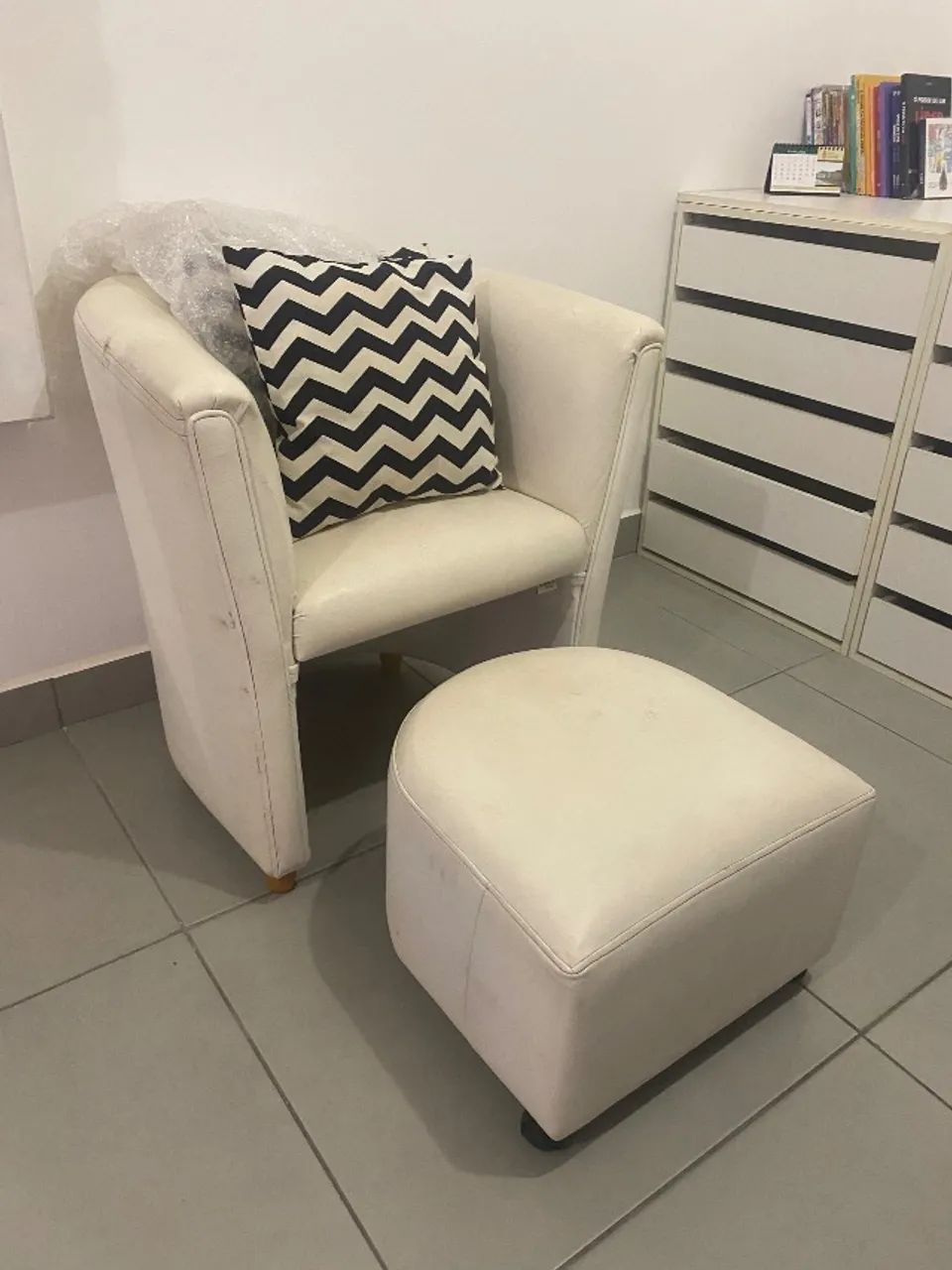 Poltrona de amamentação com puff - Foto 3