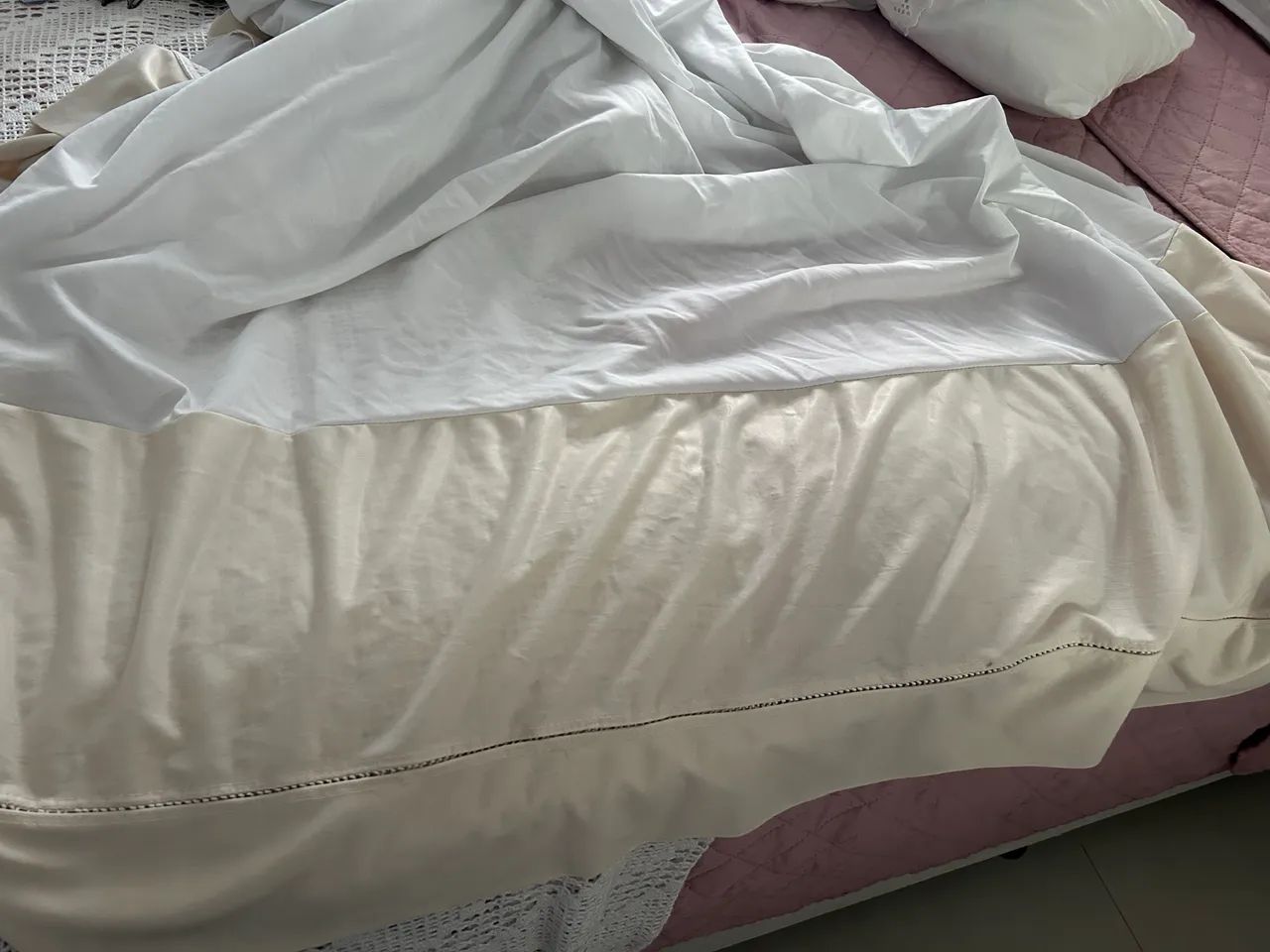 Saia para cama queem