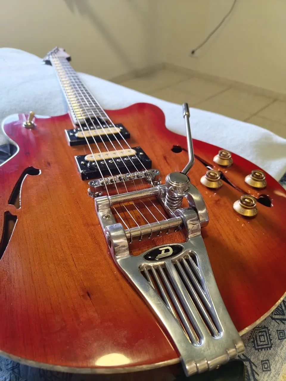 Guitarra Studebaker holyhowk semi acústica *novinha - Foto 5