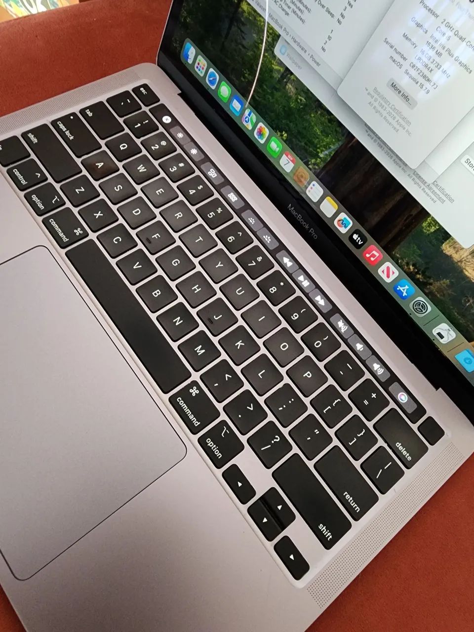 MacBook Pro 2020 i5 16gb 1TB SSD  - Foto 3