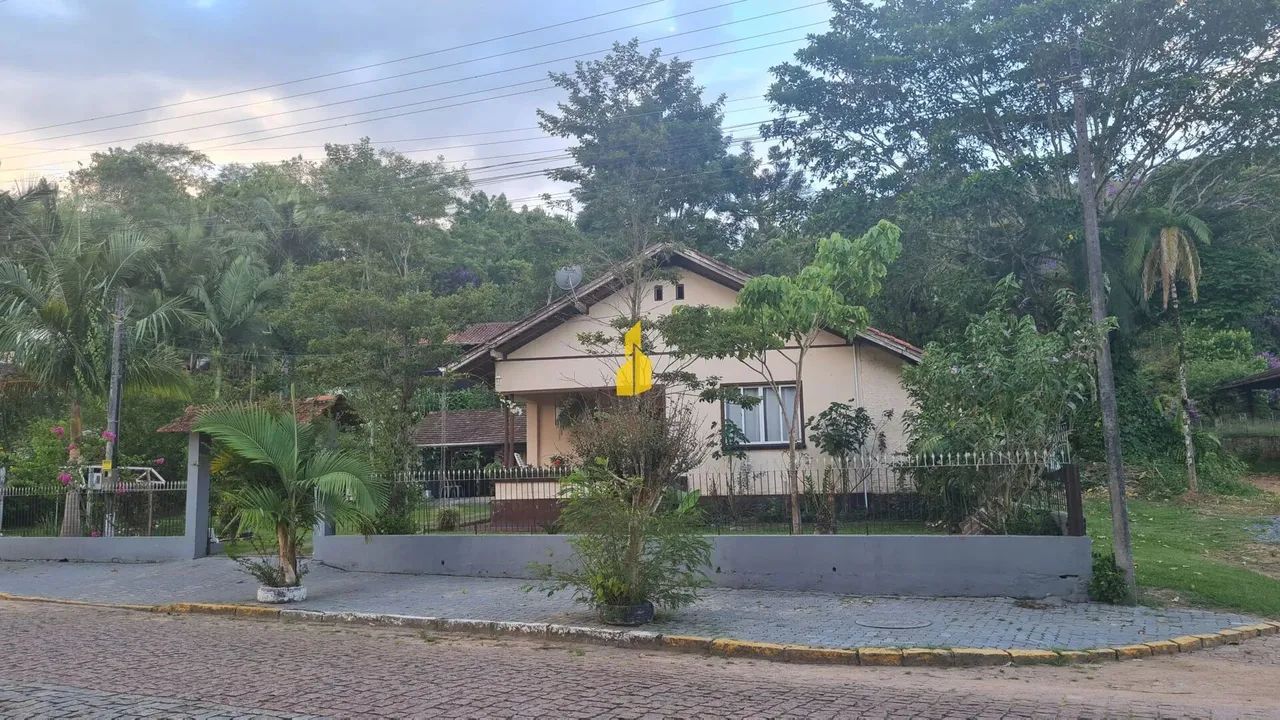 Casa com potencial comercial em Timbó-SC - Foto 4