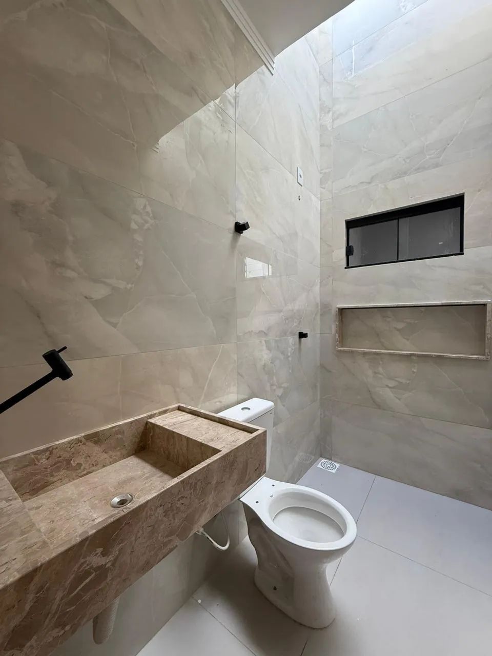 Belíssima casa com padrão de qualidade excelente  - Foto 2
