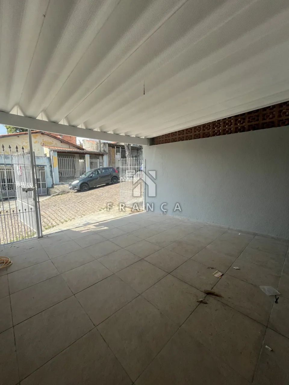 CASA REFORMADA COM 2 QUARTOS - JD. BELA VISTA - Foto 3