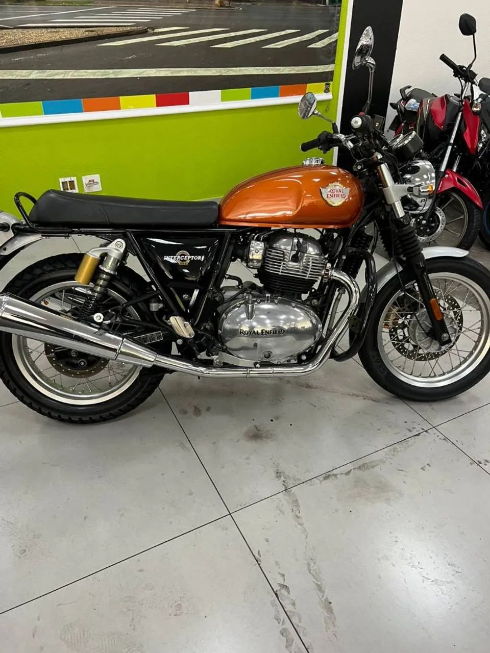 ROYAL ENFIELD INTERCEPTOR