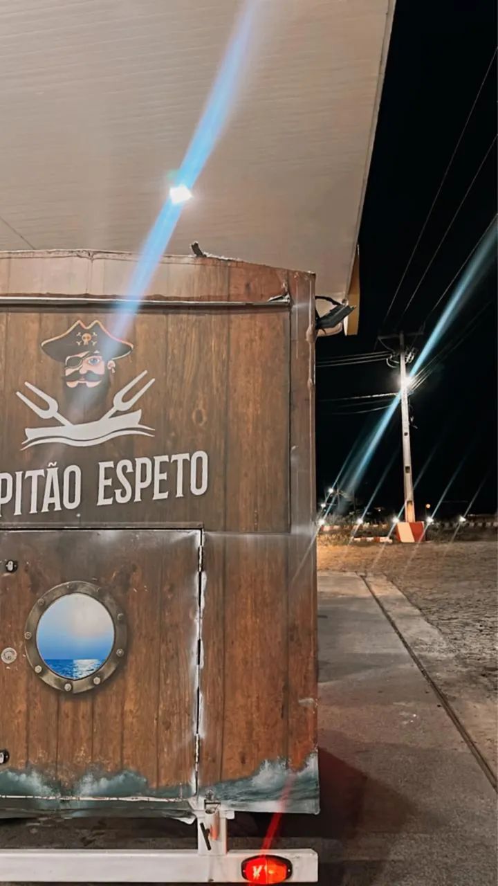 VENDE-SE FOOD TRUCK REFORMADO E EMPLACADO COM AR CONDICIONADO E INSTALAÇÃO ELÉTRICA  - Foto 2