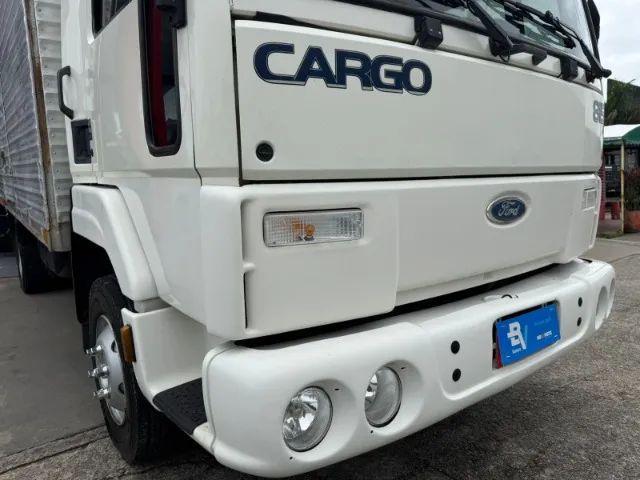 FORD CARGO 815 turbo com Baú 2004 - Foto 4