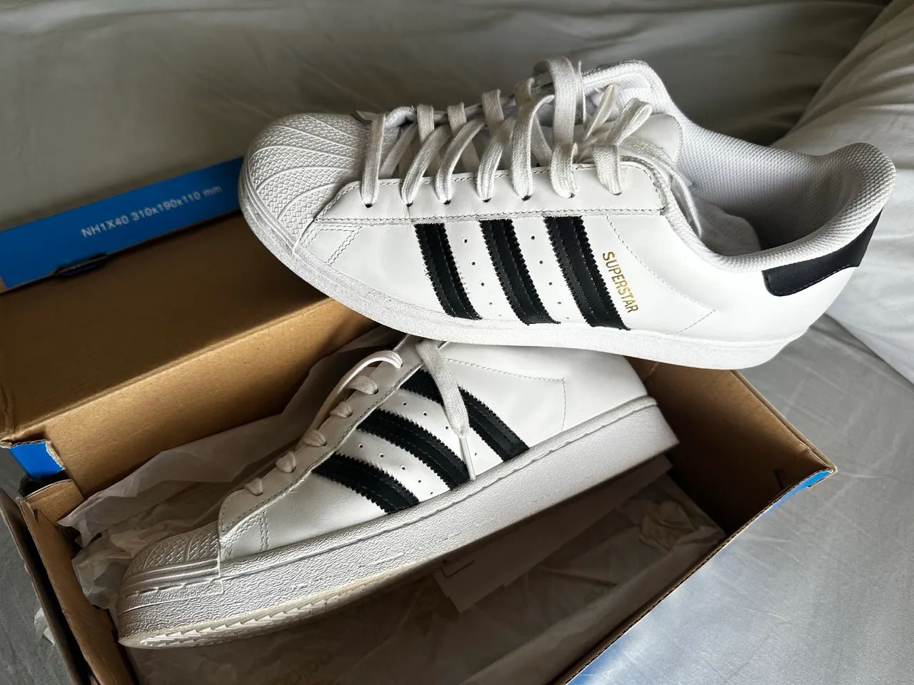 Tênis Adidas SUPERSTAR (41), couro, branco, usado - Foto 4