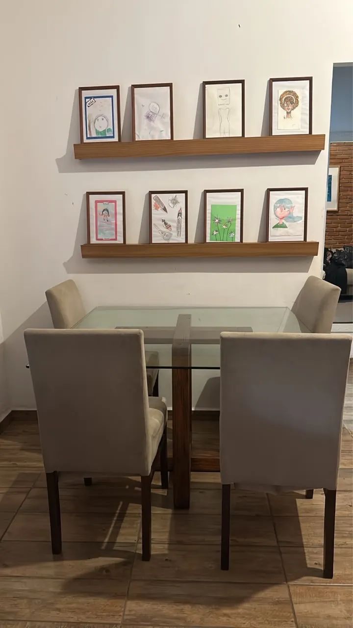 Mesa com pés de madeira e tampa de vidro - Foto 4