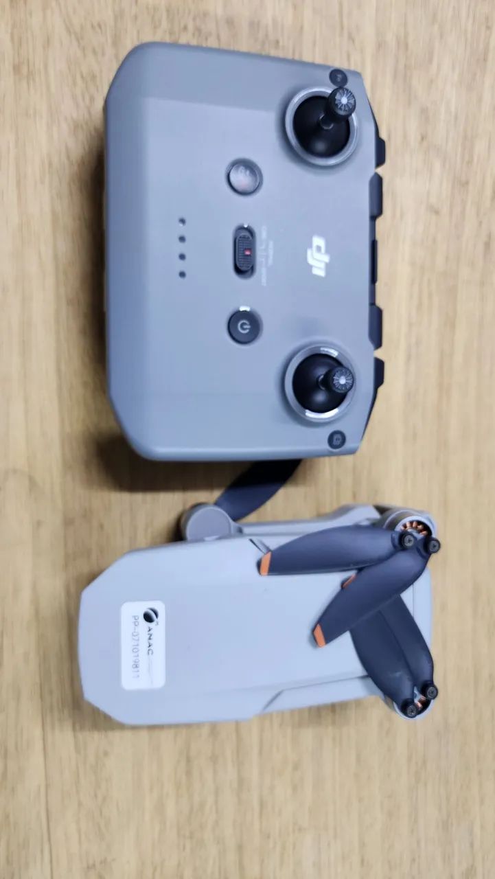 Drone dji mini 4k com bateria extra e carregador externo bolsa heliponto acessórios 